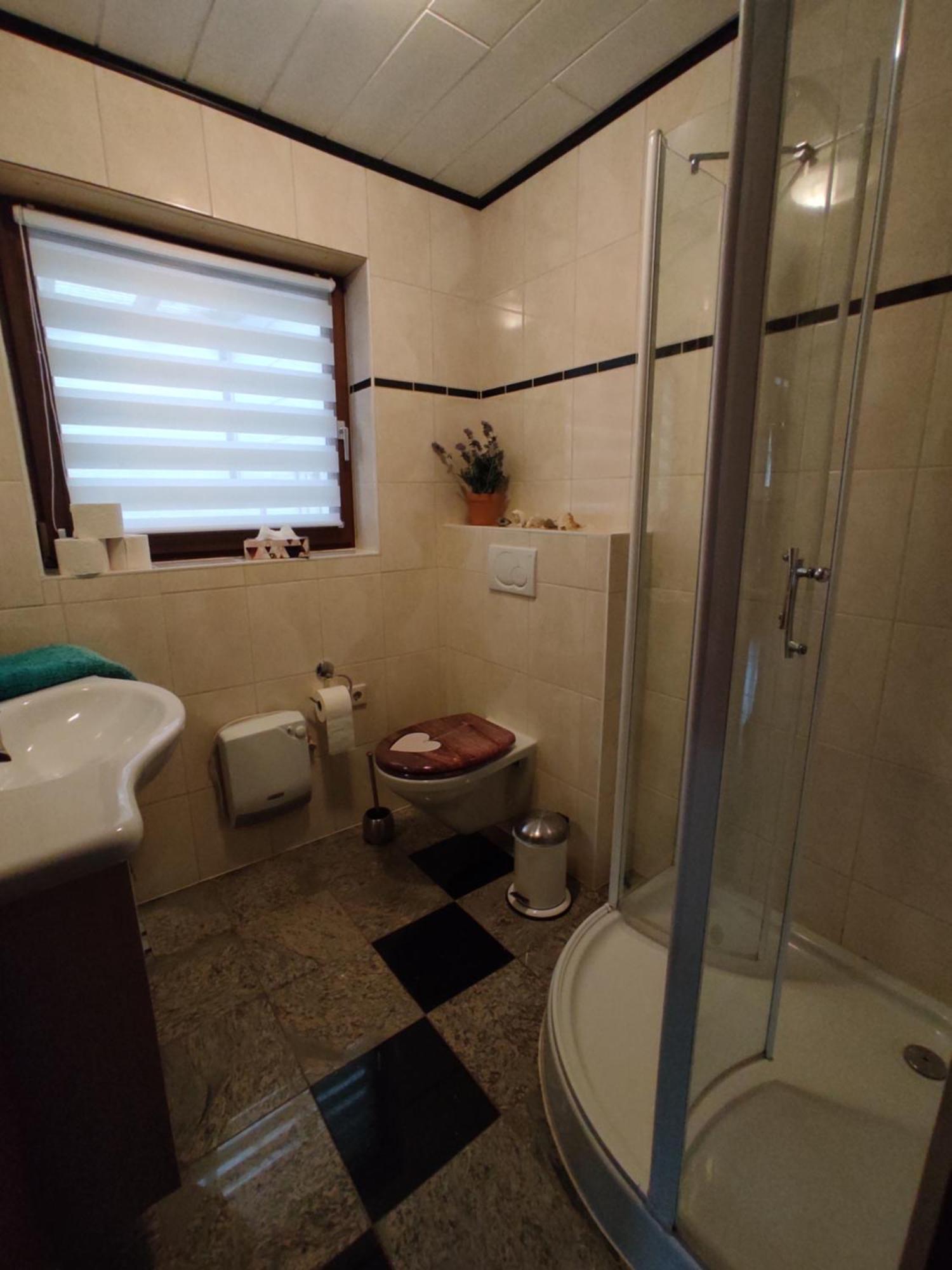 Moselferienweingut Schaefer Apartment Wintrich Cameră foto