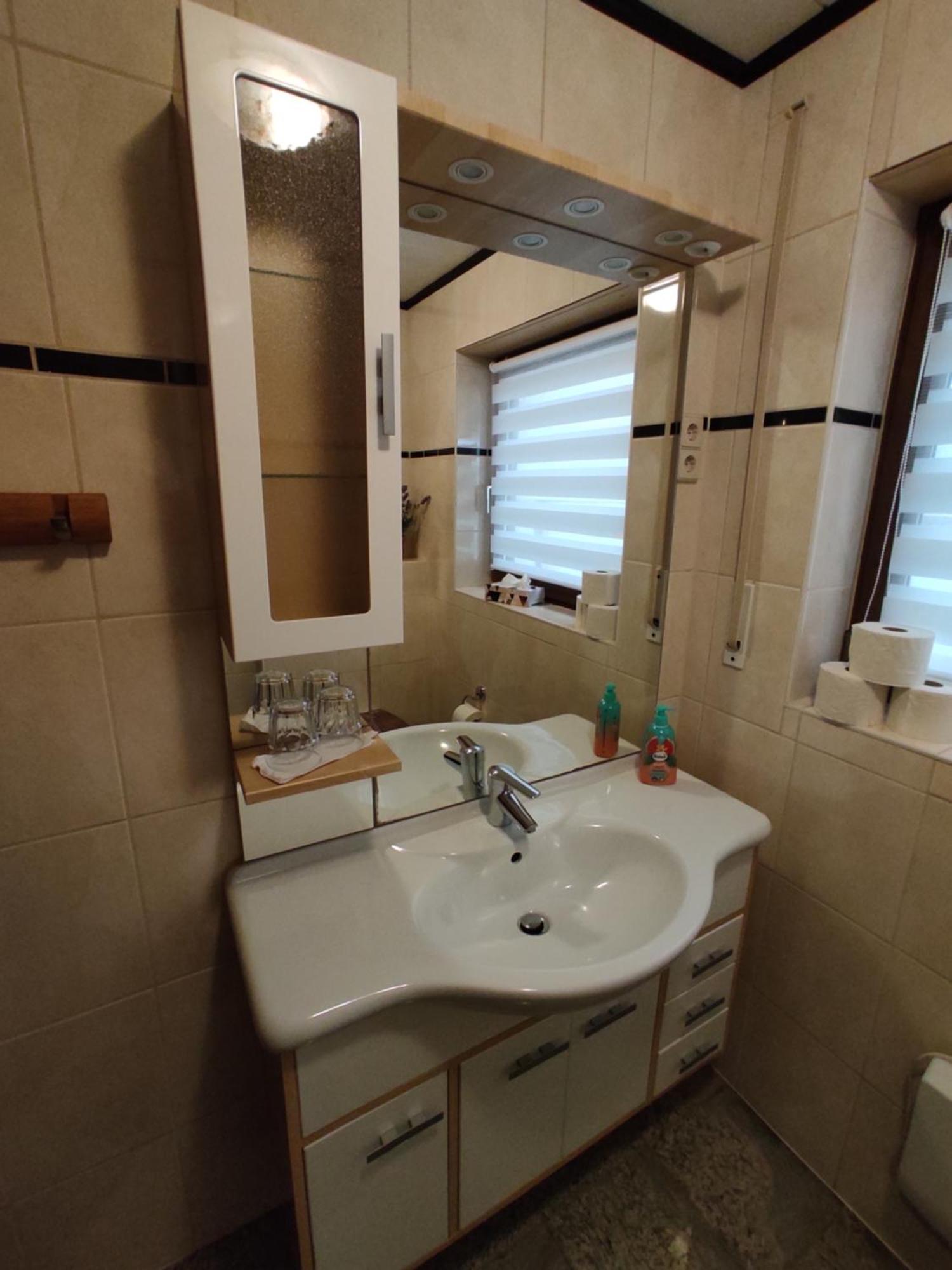 Moselferienweingut Schaefer Apartment Wintrich Cameră foto