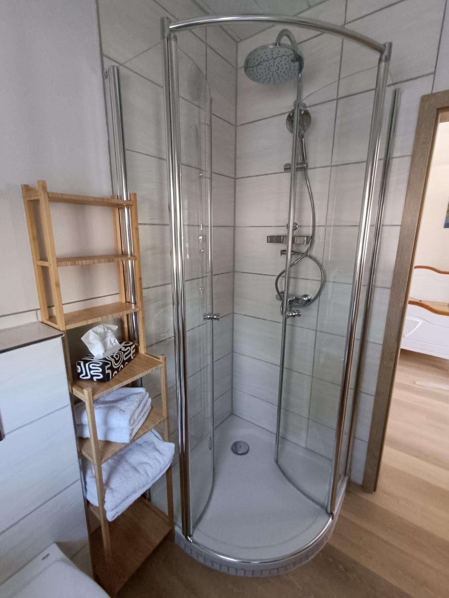 Moselferienweingut Schaefer Apartment Wintrich Cameră foto